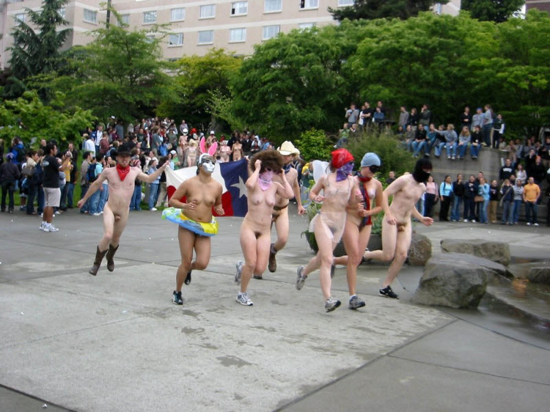 Голые студенческие развлечения (18+) 