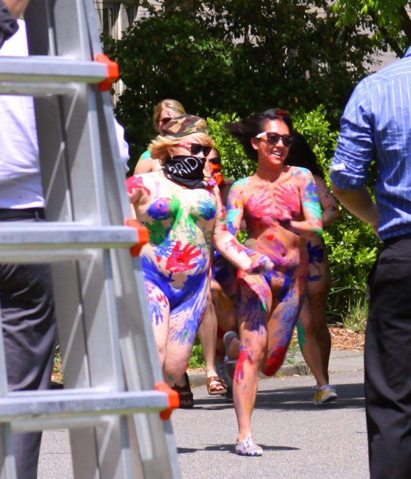 Голые студенческие развлечения (18+) 