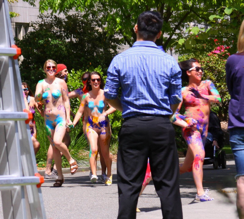 Голые студенческие развлечения (18+) 