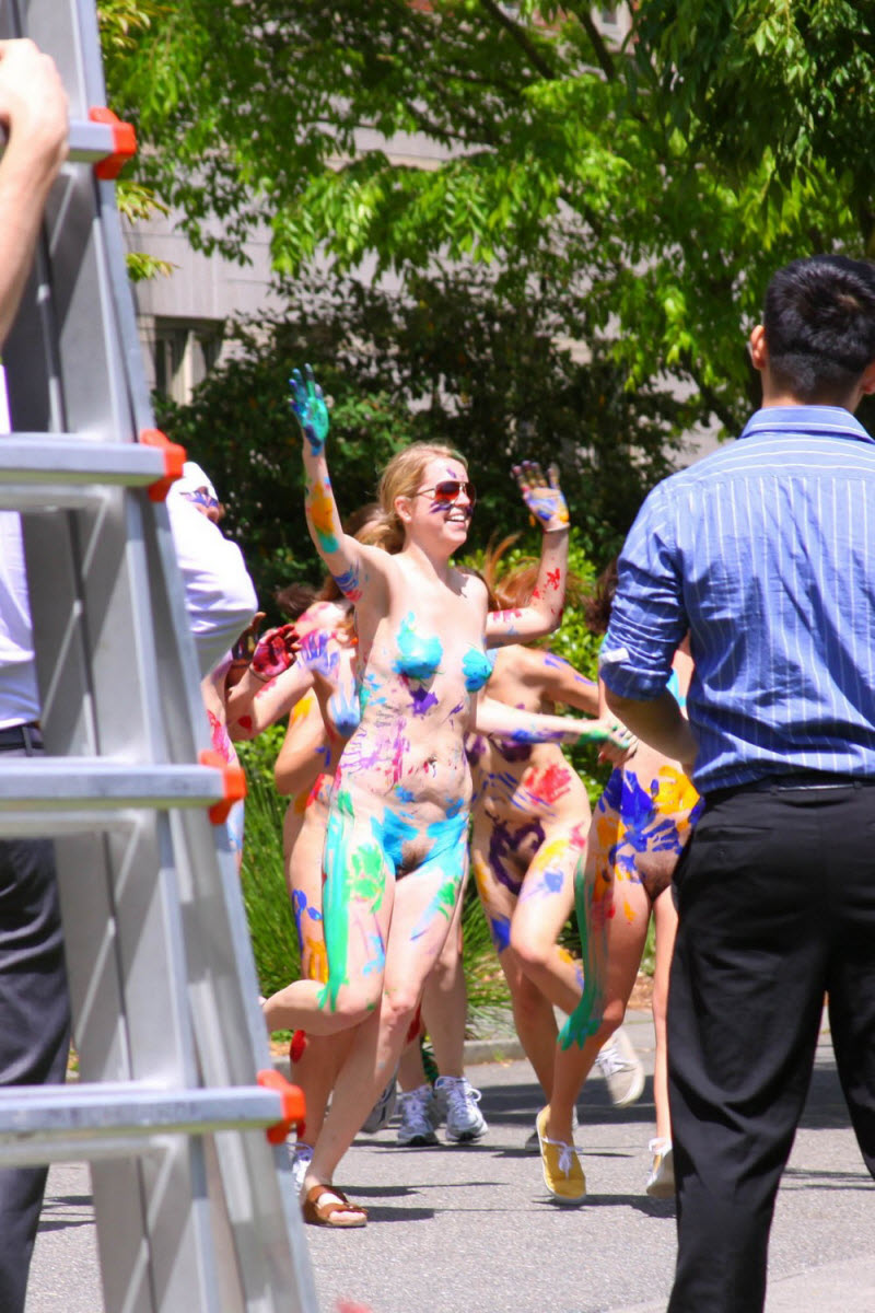 Голые студенческие развлечения (18+) 