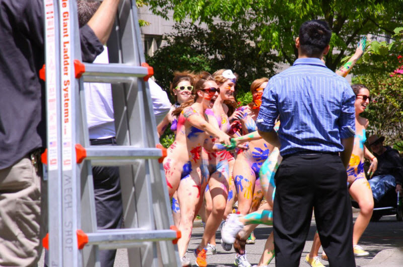 Голые студенческие развлечения (18+) 