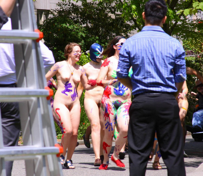 Голые студенческие развлечения (18+) 