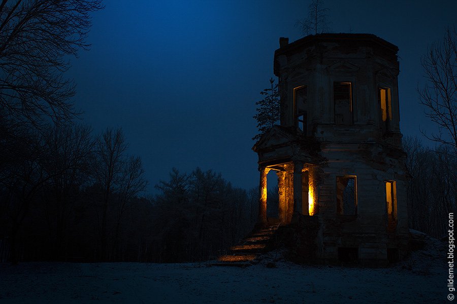 Ночной Дозор: атмосферные фотографии заброшенных зданий