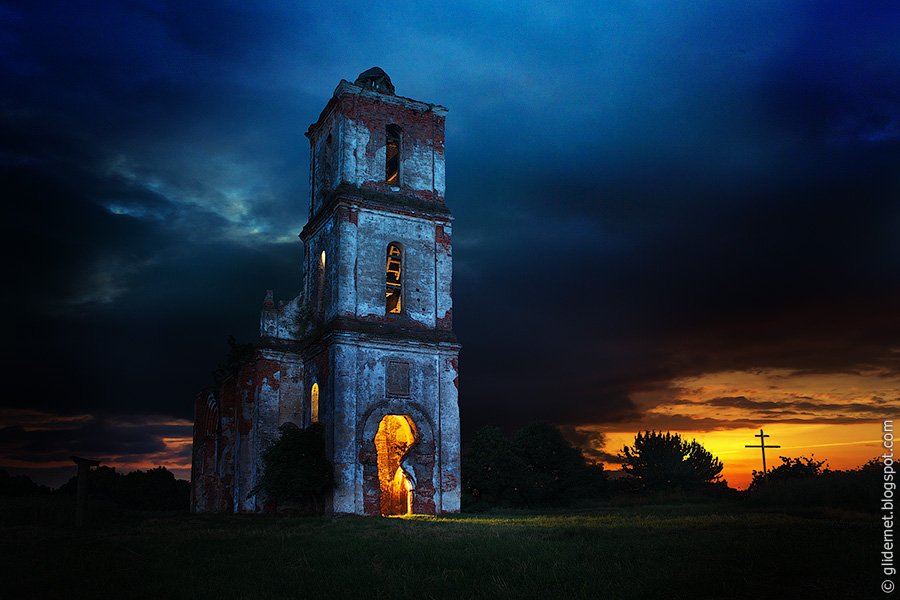 Ночной Дозор: атмосферные фотографии заброшенных зданий