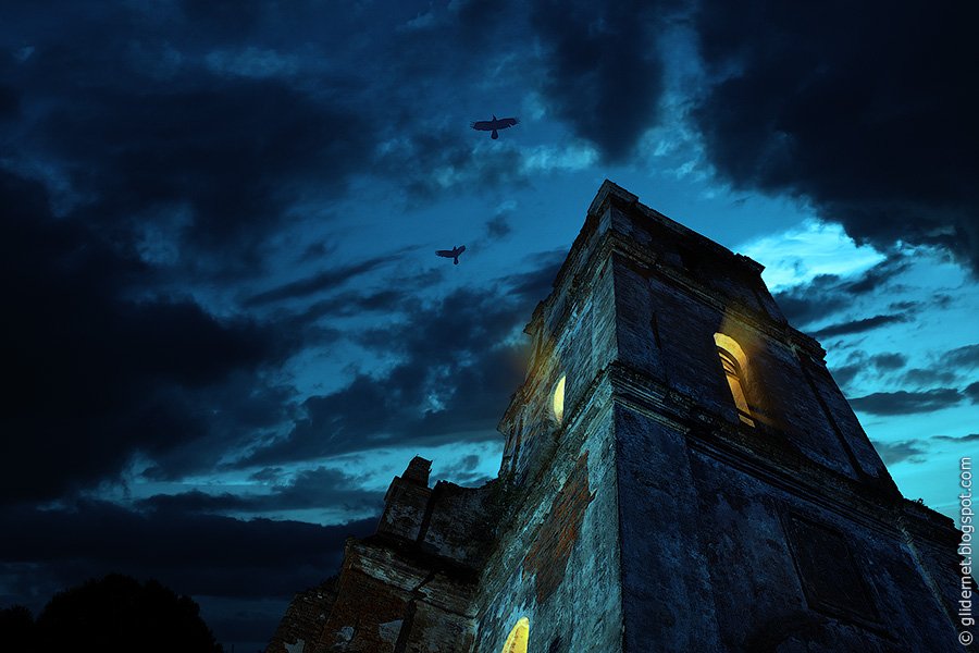 Ночной Дозор: атмосферные фотографии заброшенных зданий