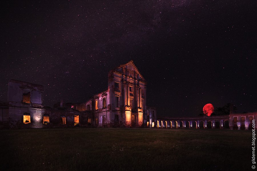 Ночной Дозор: атмосферные фотографии заброшенных зданий