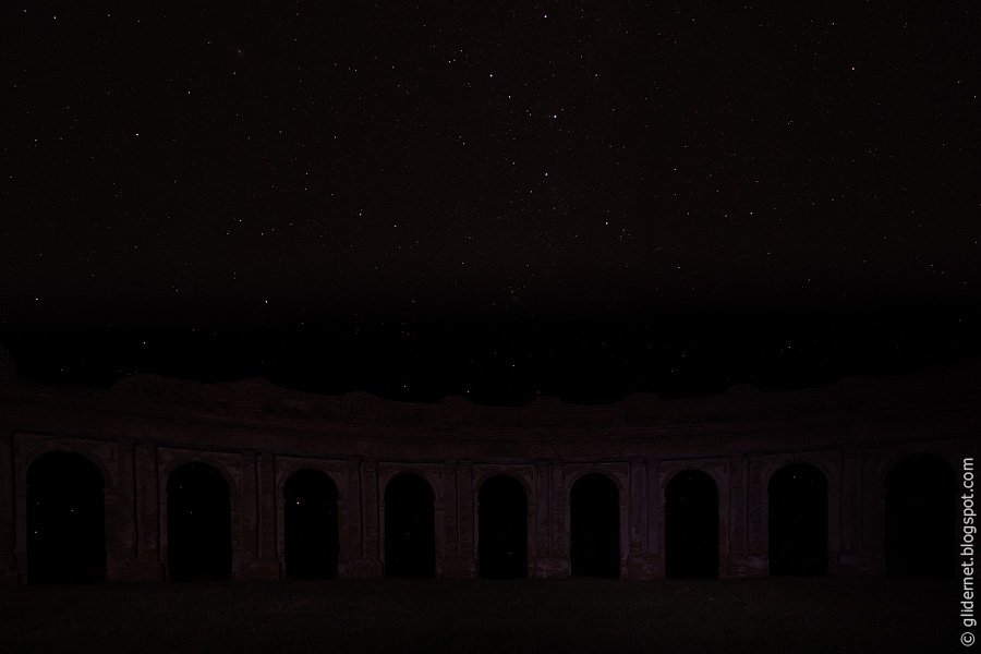 Ночной Дозор: атмосферные фотографии заброшенных зданий