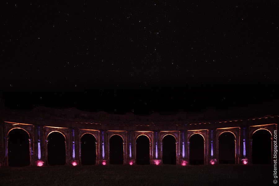 Ночной Дозор: атмосферные фотографии заброшенных зданий