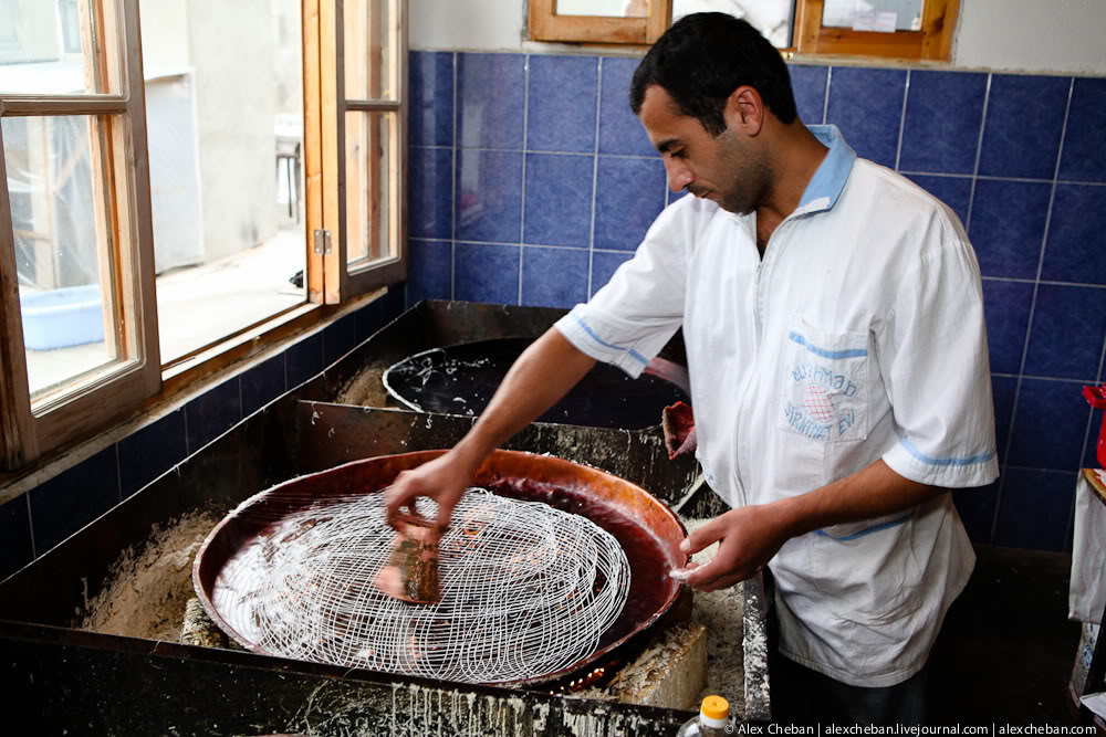 Как в Азербайджане делают халву Как в Азербайджане делают халву