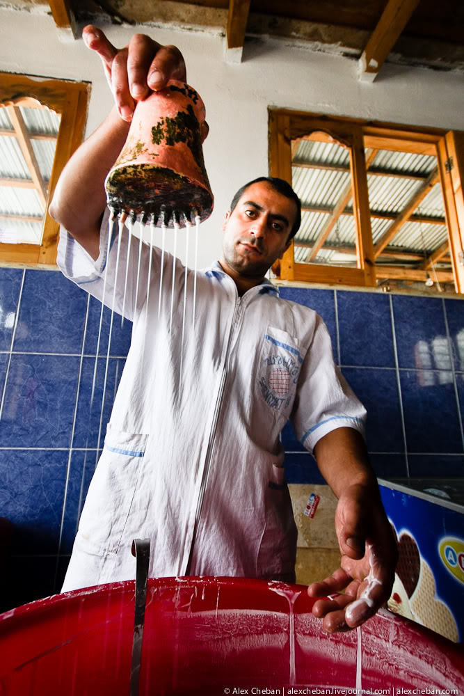 Как в Азербайджане делают халву Как в Азербайджане делают халву