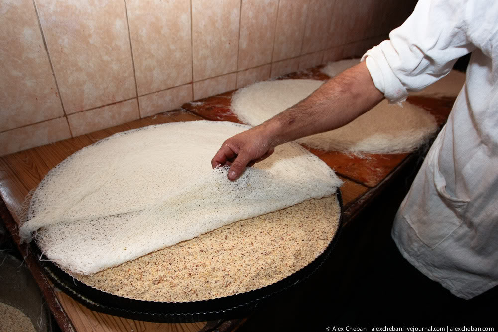 Как в Азербайджане делают халву Как в Азербайджане делают халву