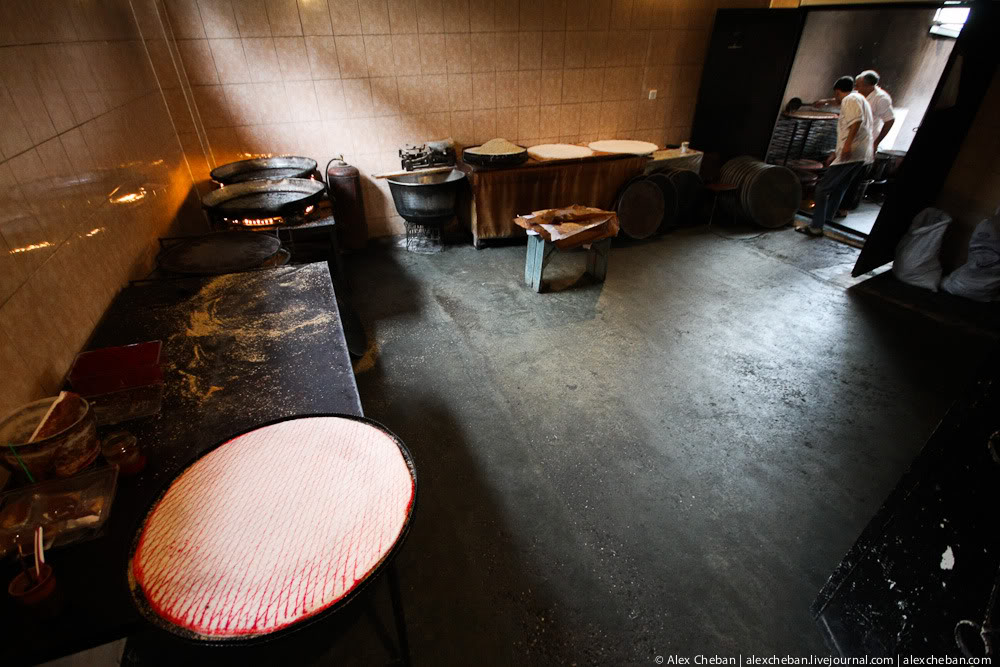 Как в Азербайджане делают халву Как в Азербайджане делают халву