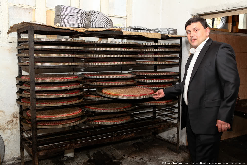 Как в Азербайджане делают халву Как в Азербайджане делают халву