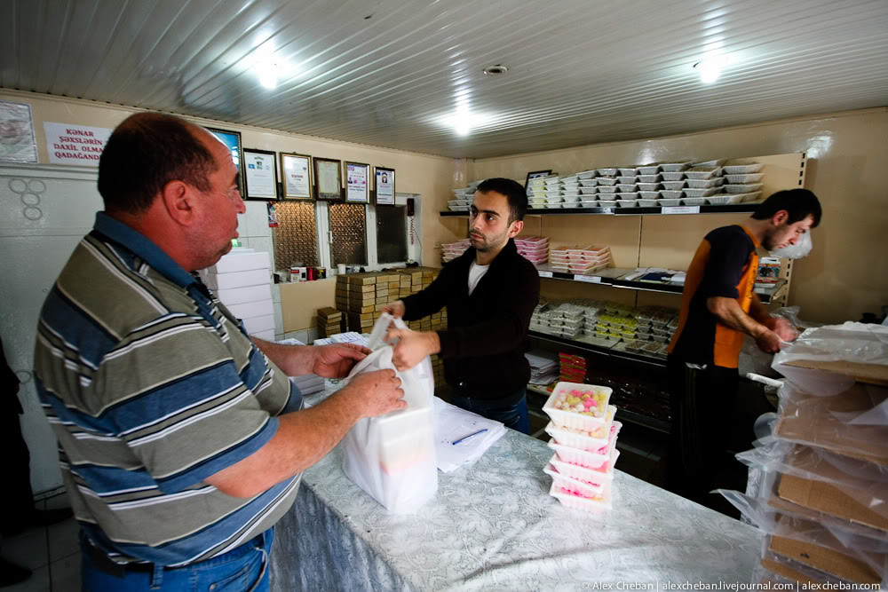 Как в Азербайджане делают халву Как в Азербайджане делают халву