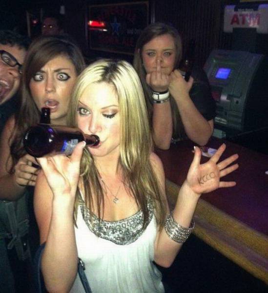 Девушки отрываются