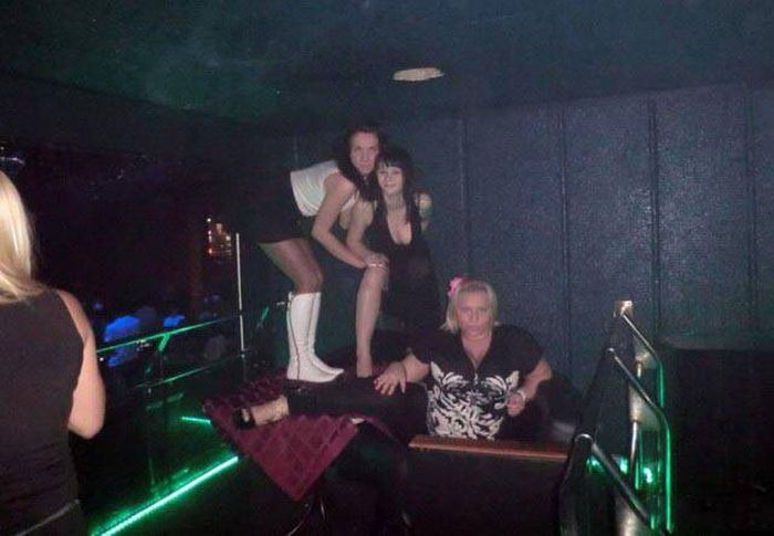 Девушки отрываются