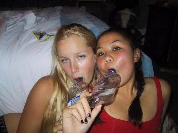 Девушки отрываются