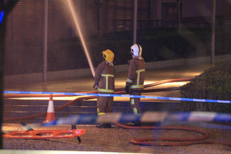 До 1600 автомобилей сожжены до тла на многоэтажной парковке в Ливерпуле