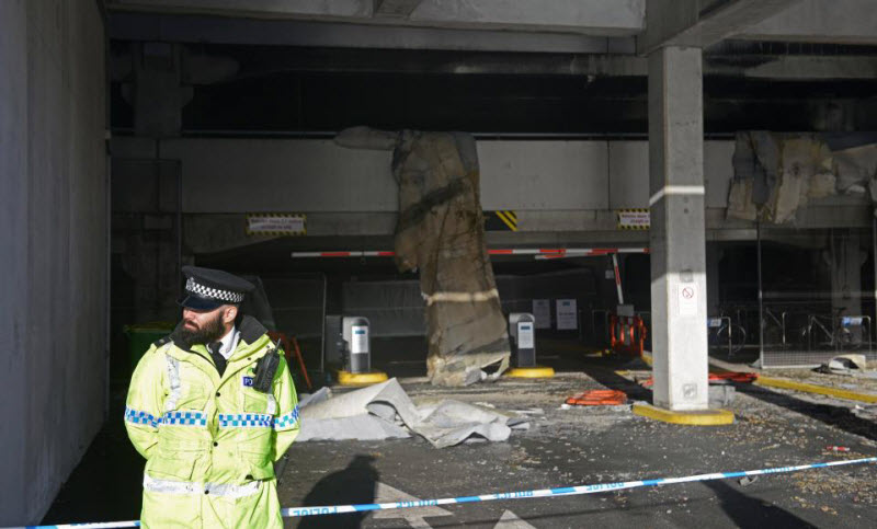 До 1600 автомобилей сожжены до тла на многоэтажной парковке в Ливерпуле