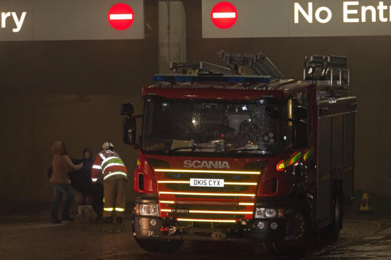 До 1600 автомобилей сожжены до тла на многоэтажной парковке в Ливерпуле