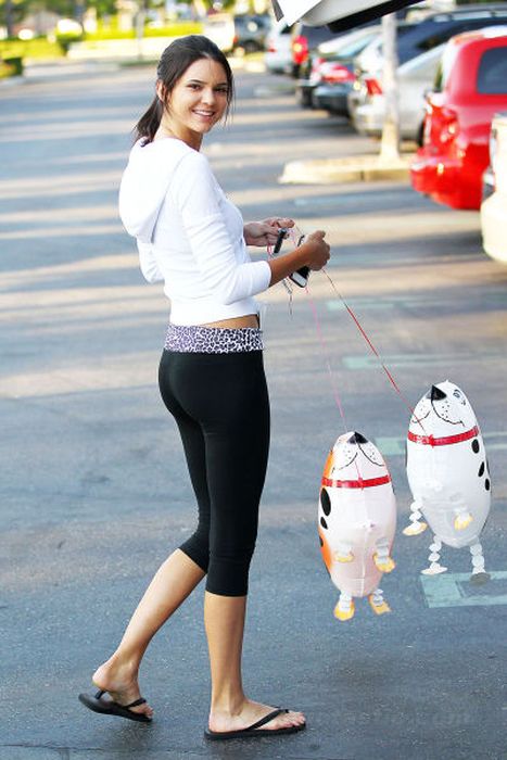 Стройные девушки в лосинах (50 фото)