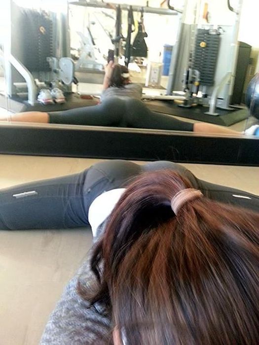 Стройные девушки в лосинах (50 фото)