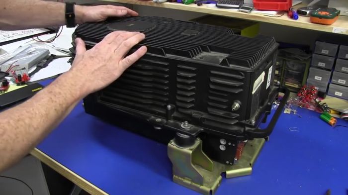 Старый 36-килограммовый жесткий диск особо большого объема Старый 36-килограммовый жесткий диск особо большого объема