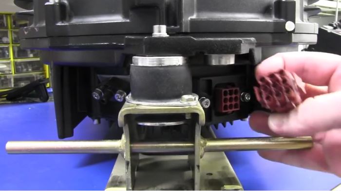 Старый 36-килограммовый жесткий диск особо большого объема