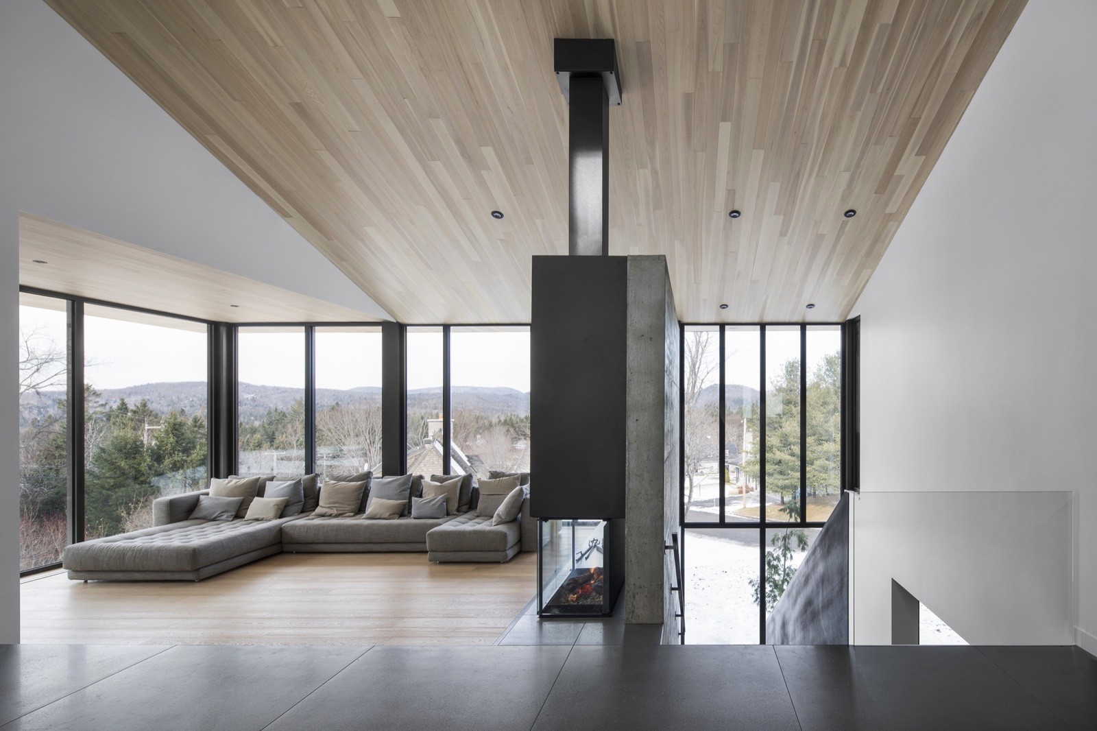 Интерьер и экстерьер виллы на горнолыжном курорте Канады