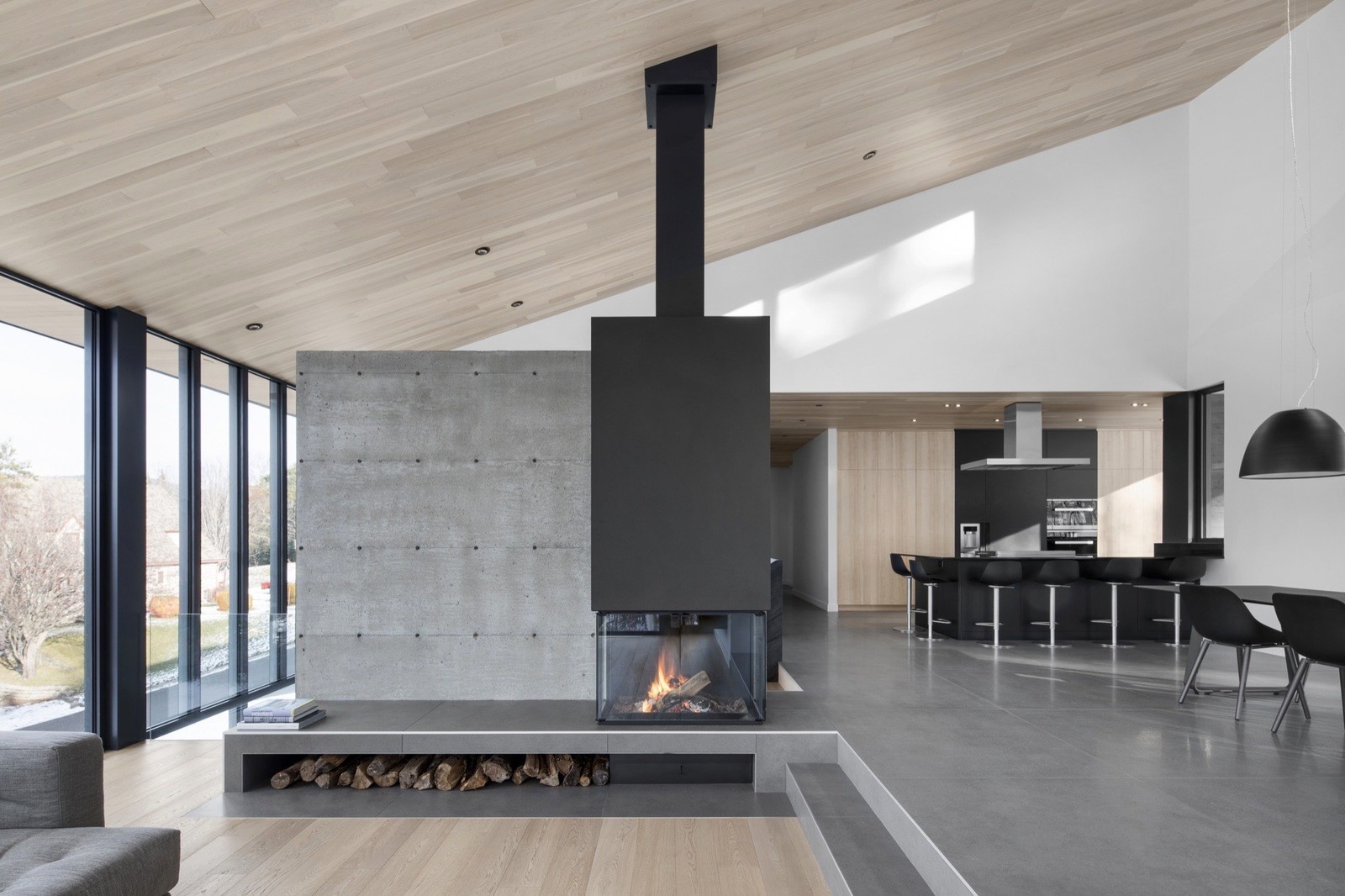 Интерьер и экстерьер виллы на горнолыжном курорте Канады