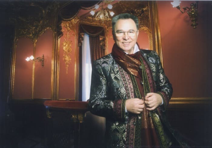 Модельер Вячеслав Зайцев отметил 80-летие Модельер Вячеслав Зайцев отметил 80-летие