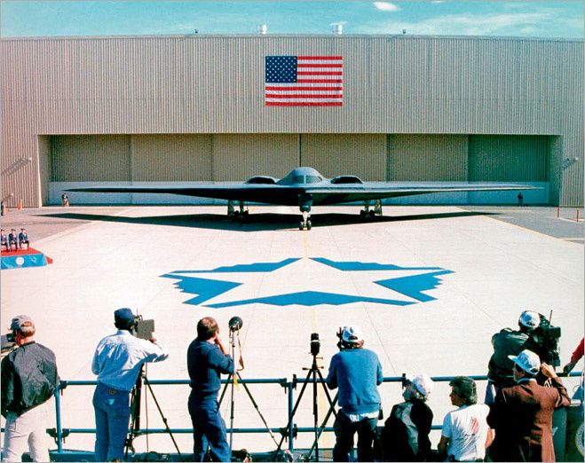 Самолет-невидимка, который мог изменить исход войны (9 фото)