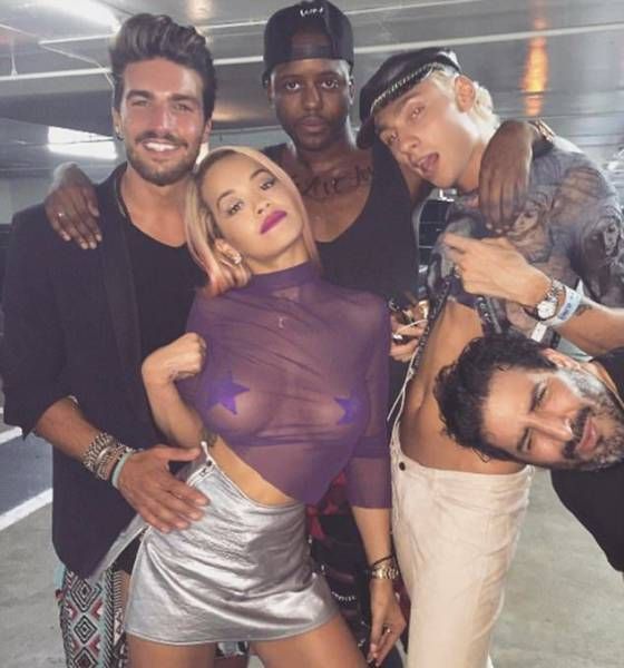 Забавные девушки