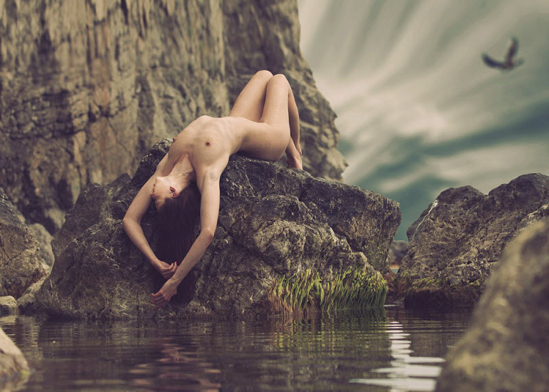 Обнаженные девушки на снимках Анри Круазе