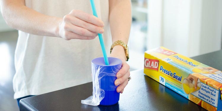 17 гениальных лайфхаков с пищевой плёнкой, которые пригодятся каждому