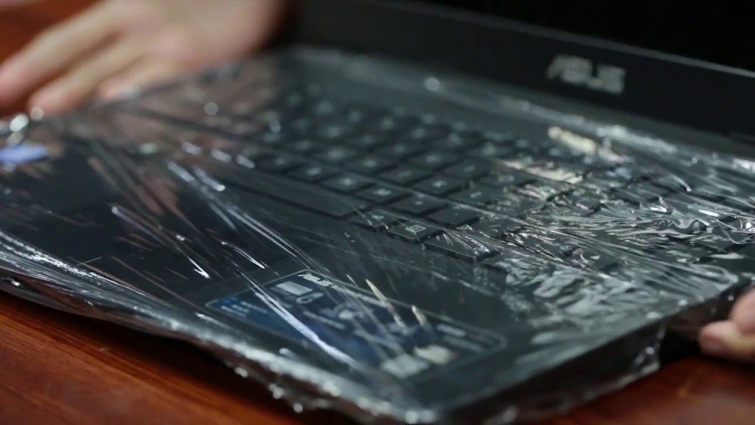 17 гениальных лайфхаков с пищевой плёнкой, которые пригодятся каждому