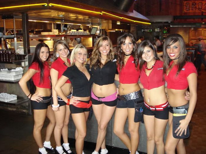 Сексуальные официантки