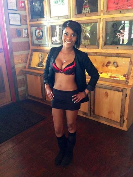 Сексуальные официантки