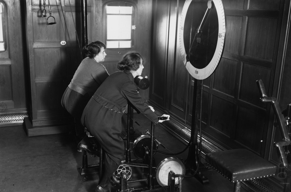 Особенности женского фитнеса столетней давности