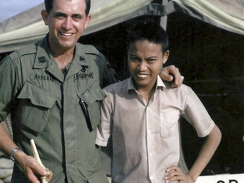 Американский врач вернул вьетнамцу его ампутированную полвека назад руку