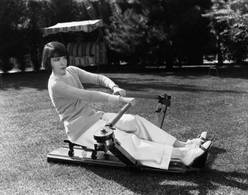 Особенности женского фитнеса столетней давности