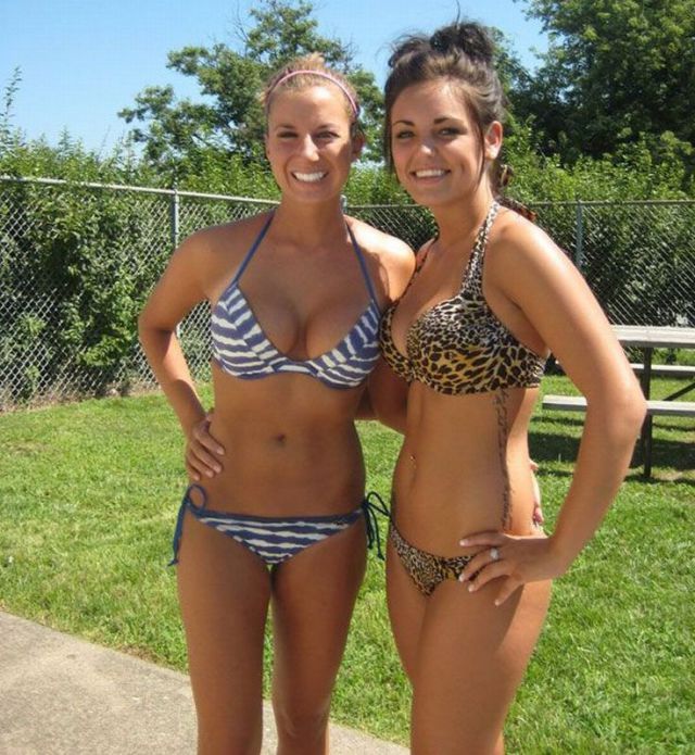 Красотки в купальниках