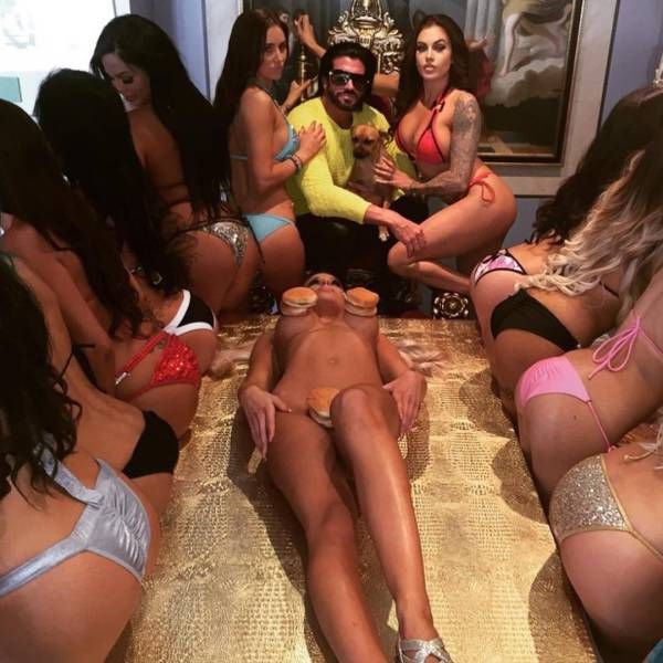 Забавные девушки