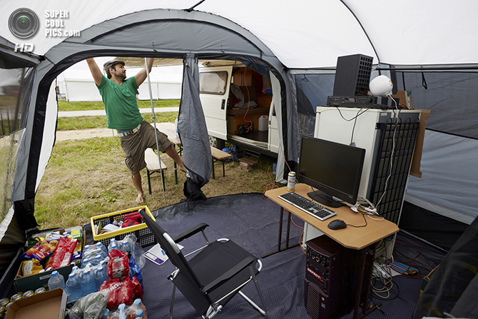 Палаточный городок для хакеров