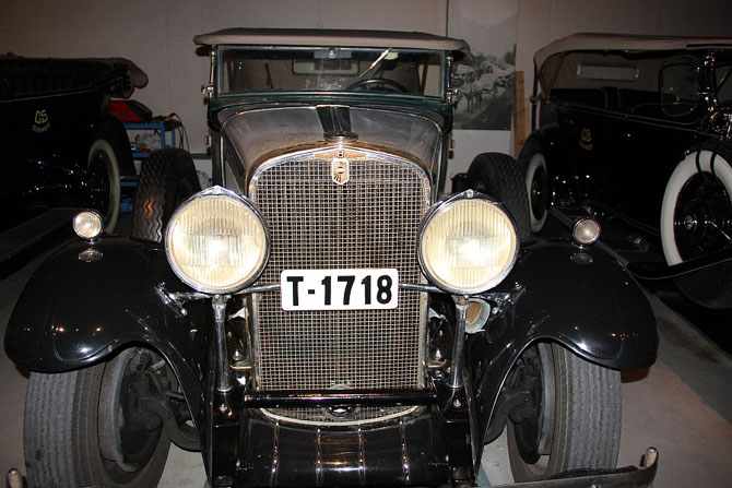 Коллекция ретро-машин, найденная в подвале отеля в Гейрангере