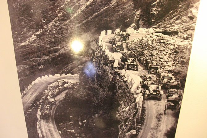 Коллекция ретро-машин, найденная в подвале отеля в Гейрангере