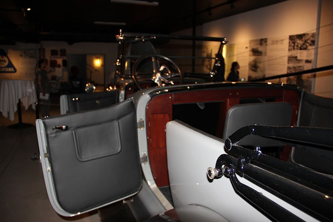 Коллекция ретро-машин, найденная в подвале отеля в Гейрангере