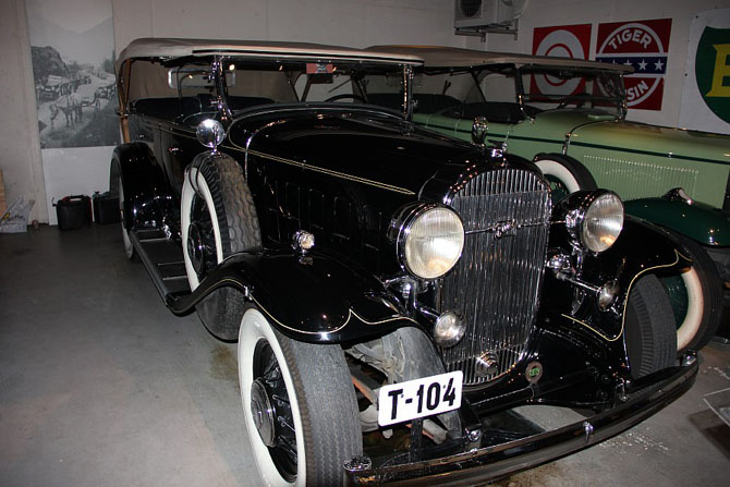 Коллекция ретро-машин, найденная в подвале отеля в Гейрангере