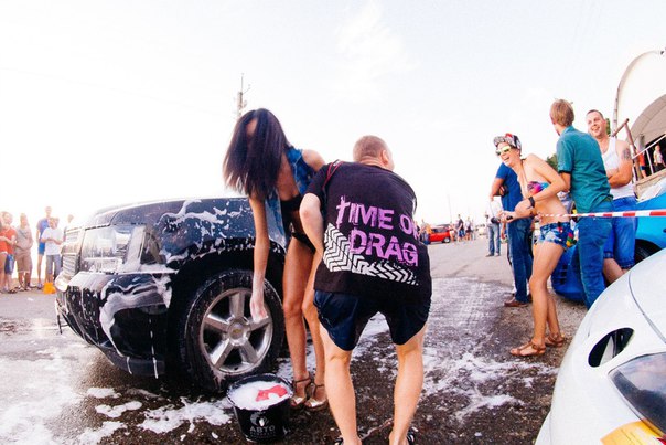 Полуголые жительницы Ульяновска поучаствовали в шоу мокрых маек