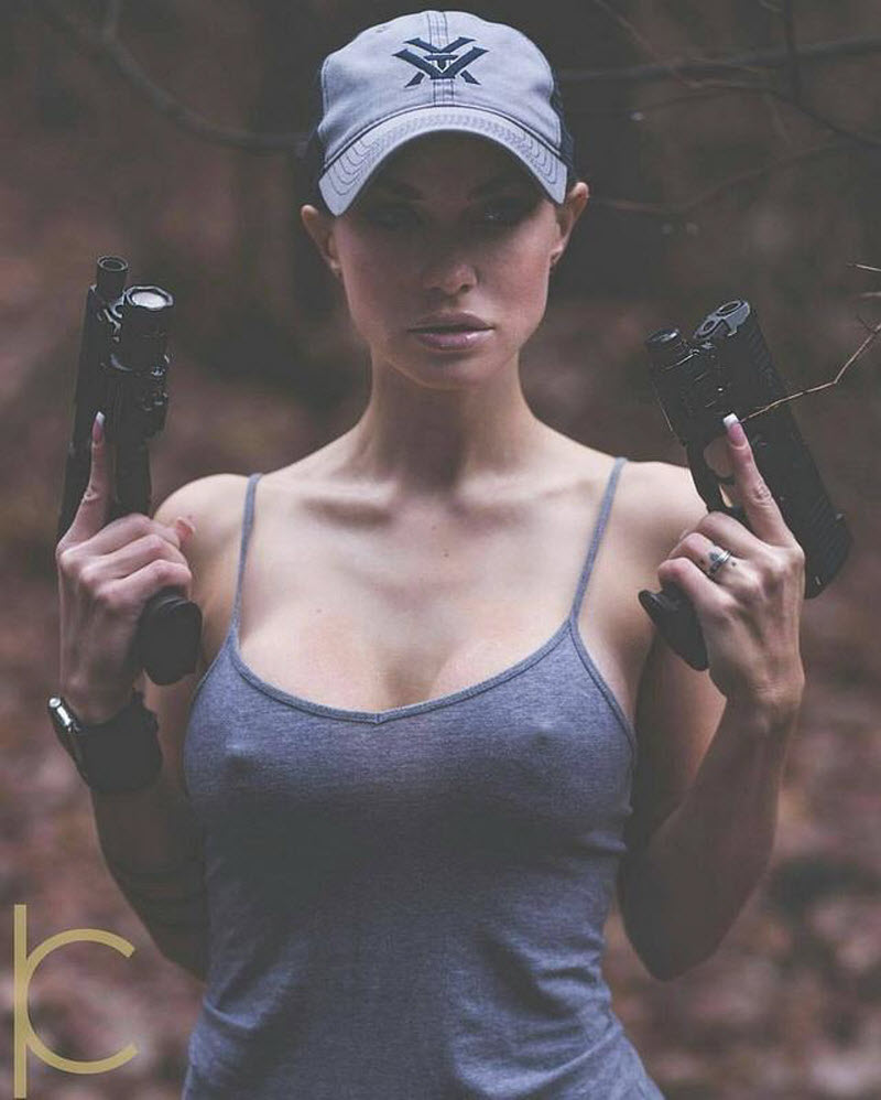 Вооруженные красотки